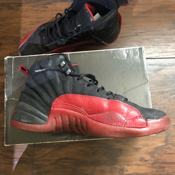 2009 Jordan 12 Flu Games - Picture 4 of 5